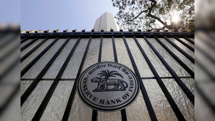 RBI proposes customers should have option to choose card network
