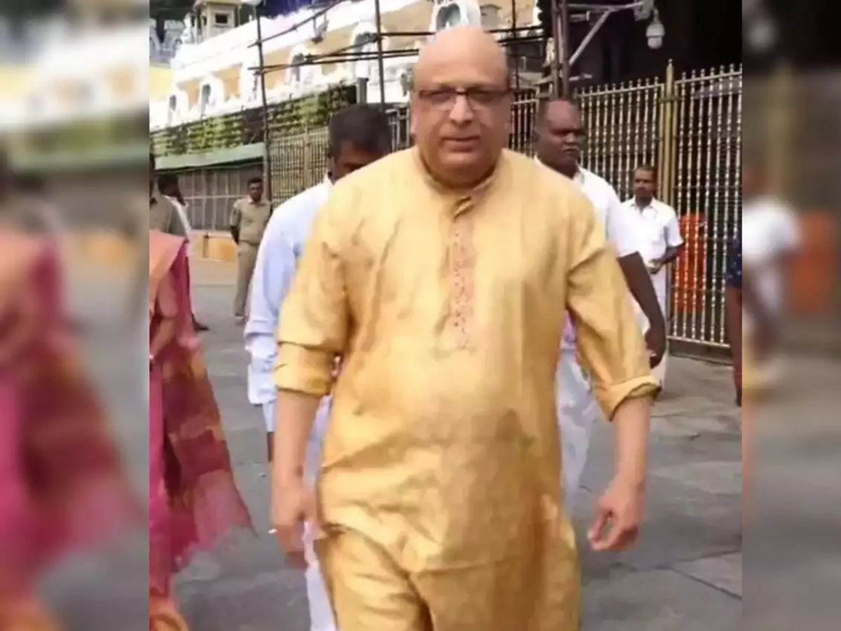 ISRO team visits Tirumala in lead-up to Chandrayaan-3 launch | Zee Business