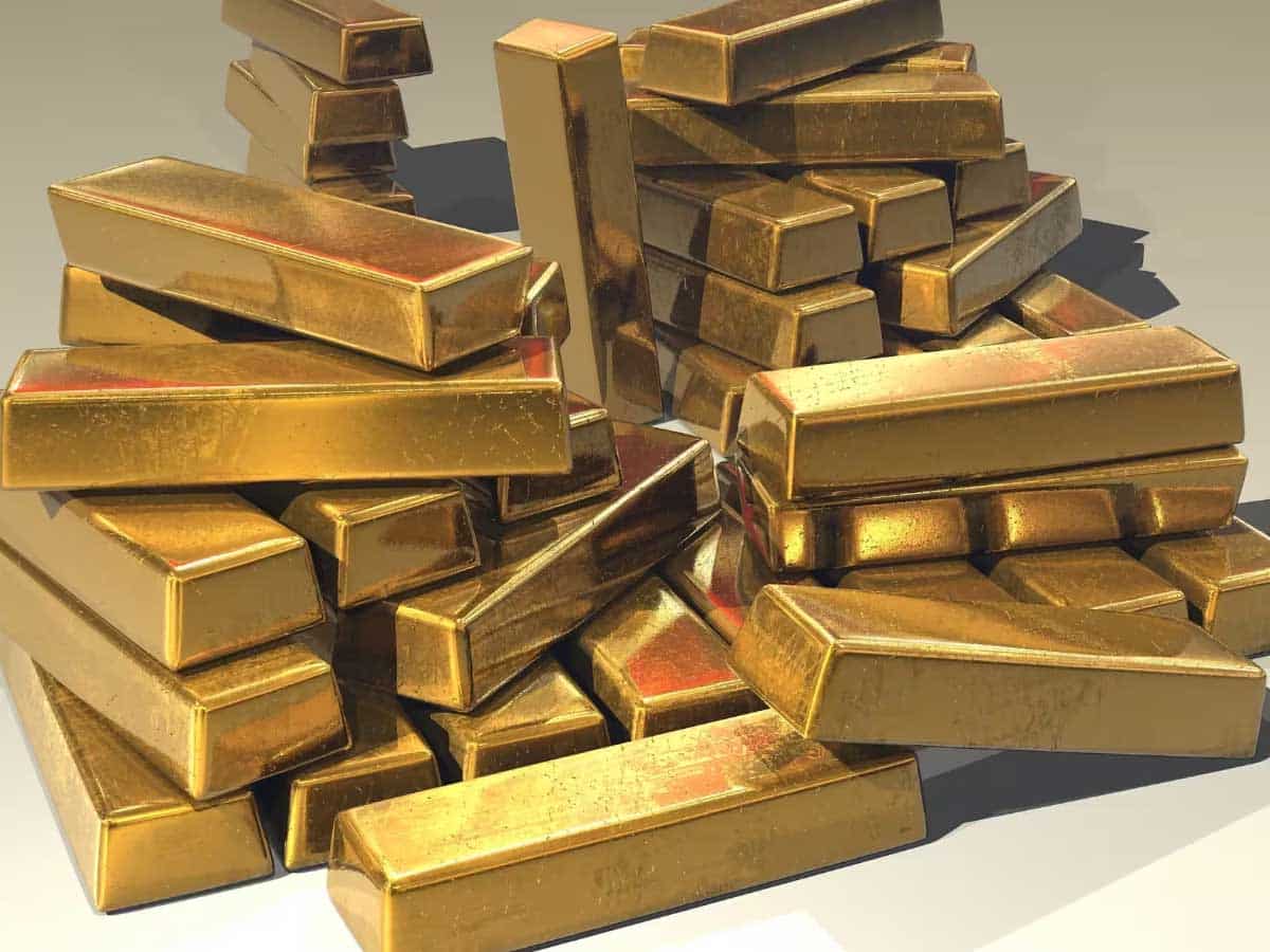 gold price today: Gold declines Rs 200; silver remains flat - The