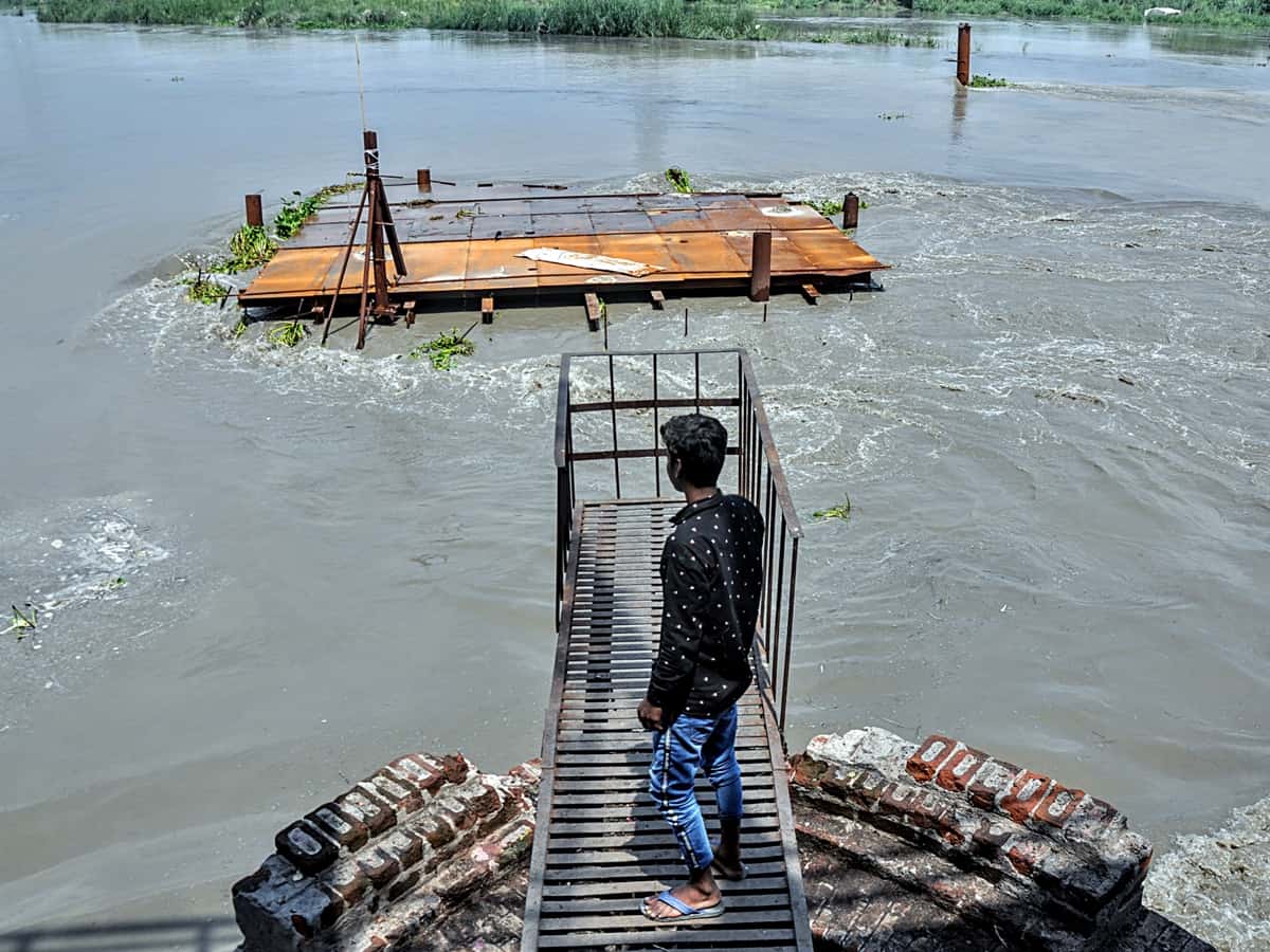 Read more about the article Delhi vs Haryana blame game over floods: Engineer explains why excess Yamuna water can’t be held back at Hathnikund Barrage