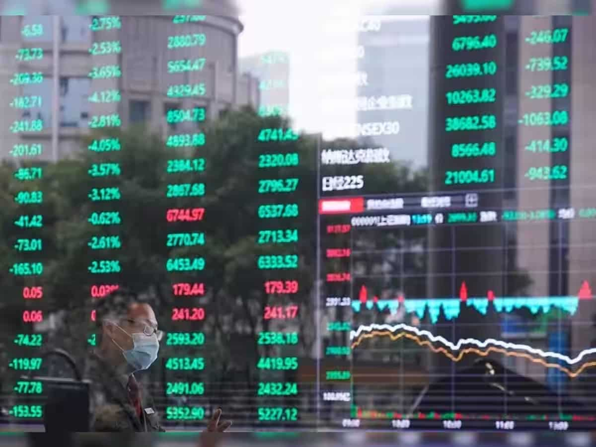 Asia stocks set for best week of 2023, dollar reels on dovish Fed bets