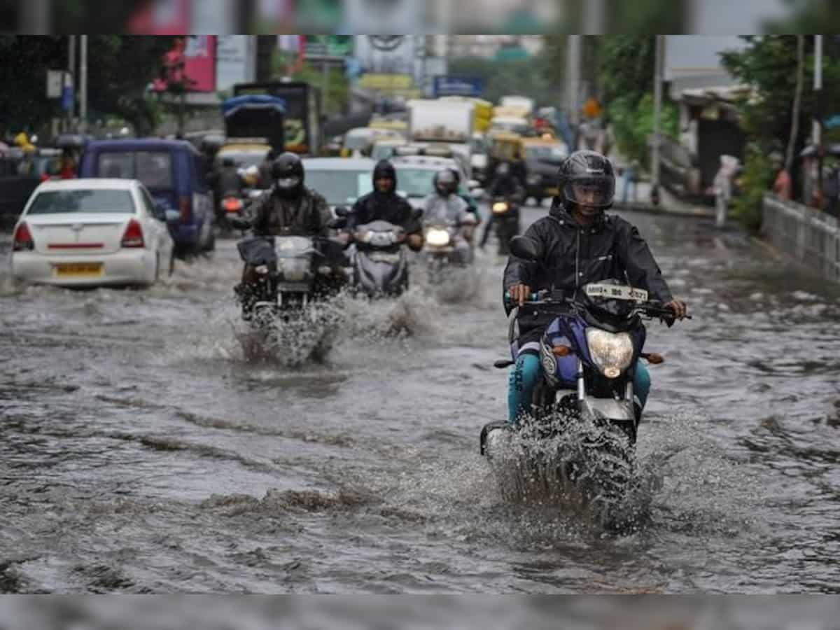 Heavy rains in Mumbai after week-long lull; waterlogging at few places 