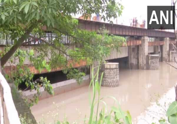 Water level in Yamuna drops to 205.91m, surrounding areas still waterlogged