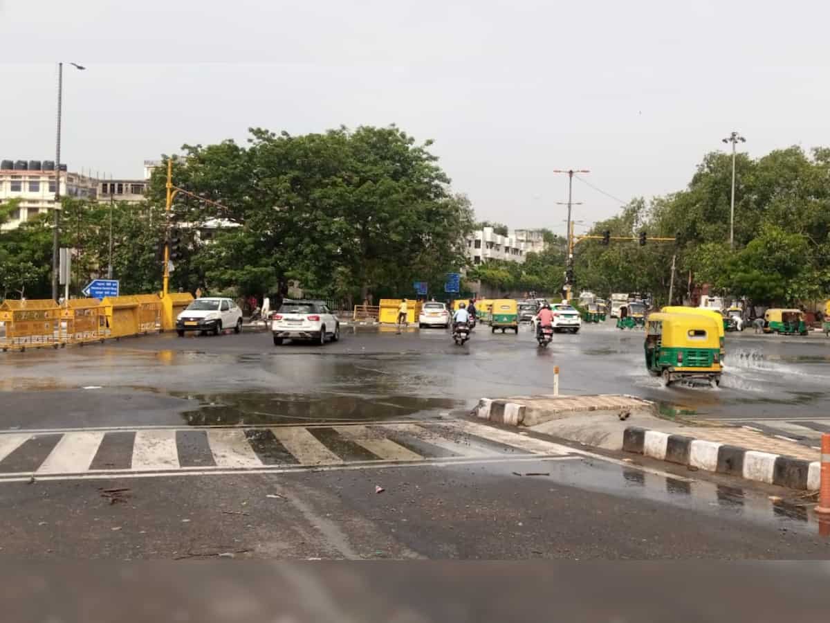 Traffic restored at some parts in Delhi as Yamuna flood waters recede