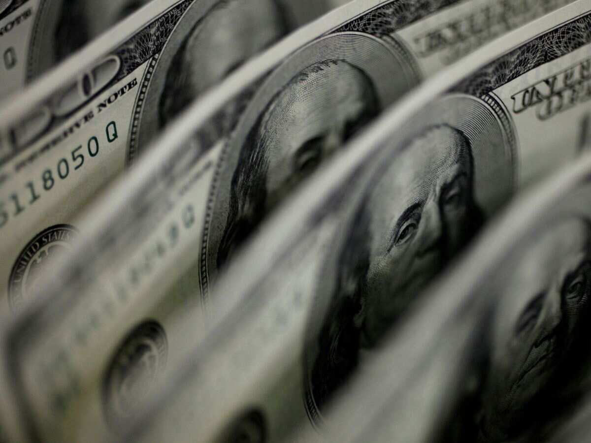 Dollar decline slows as investors wait on Fed