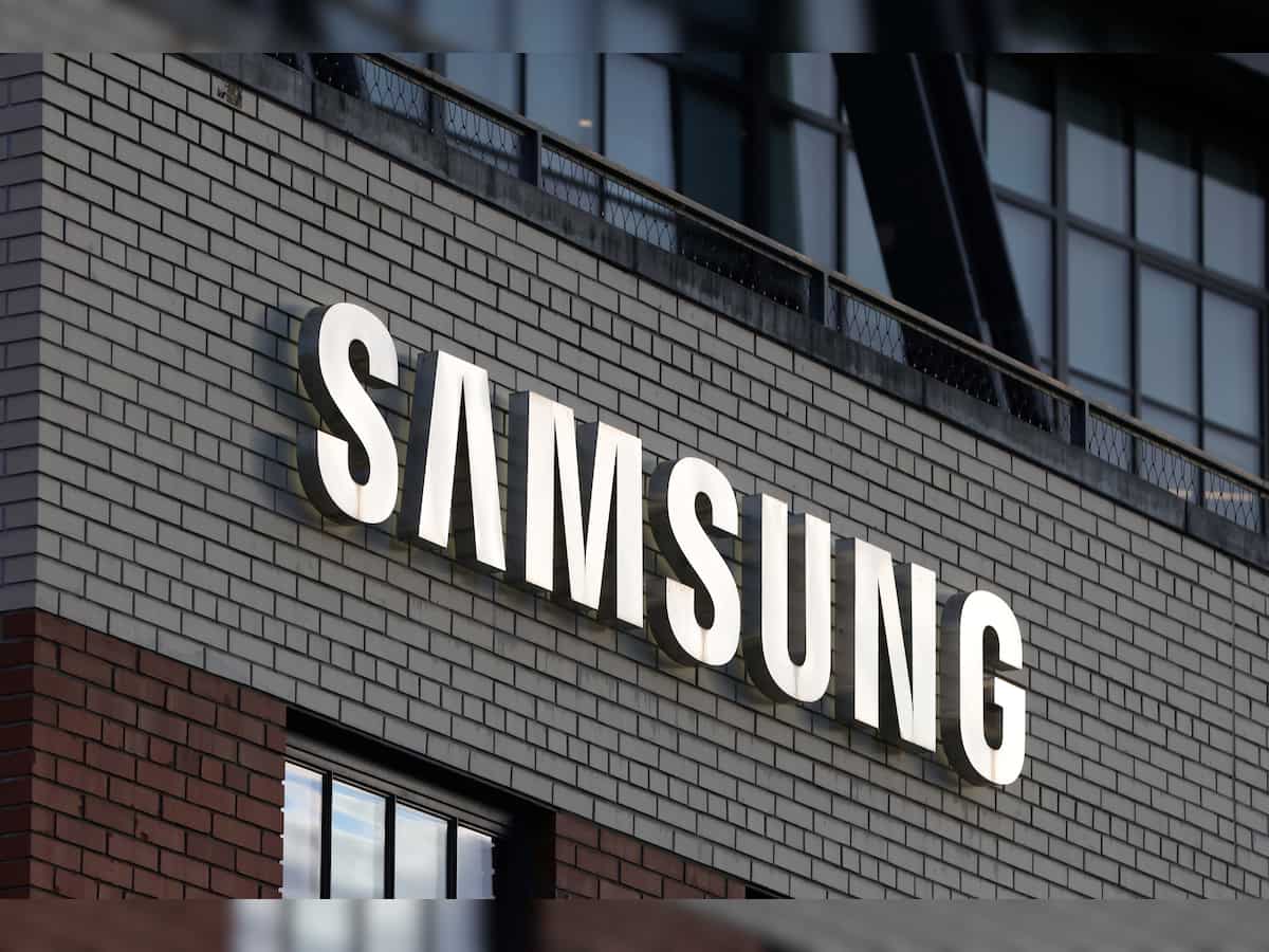 Samsung maintains top spot in global smartphone market