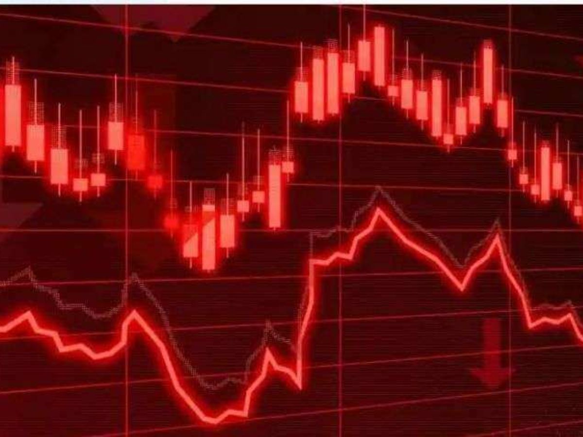 Share Market HIGHLIGHTS: Nifty cracks below 19,750, Sensex ends 888 pts lower, halts 6-day winning run; Infosys nosedives 8%