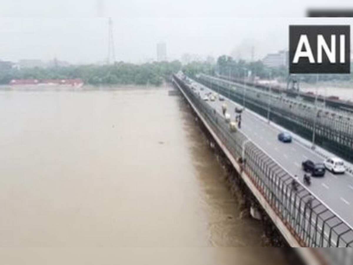 Yamuna water level in Delhi above danger level; reaches 206.35 metres 