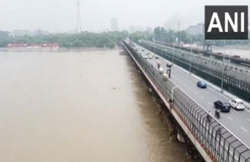 Yamuna water level in Delhi above danger level; reaches 206.35 metres