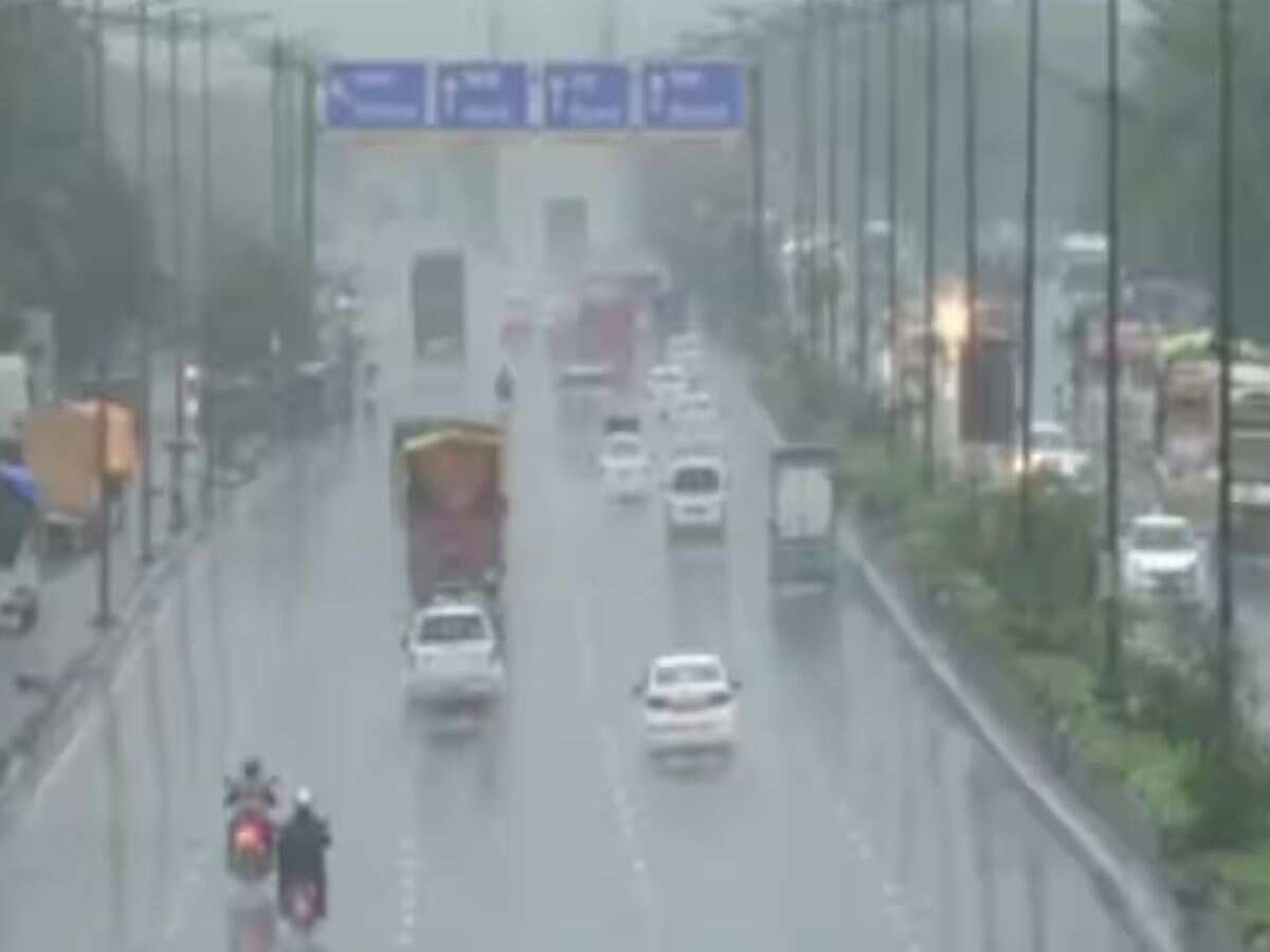 Normal life hit as rains continue to batter parts of Telangana | Zee ...