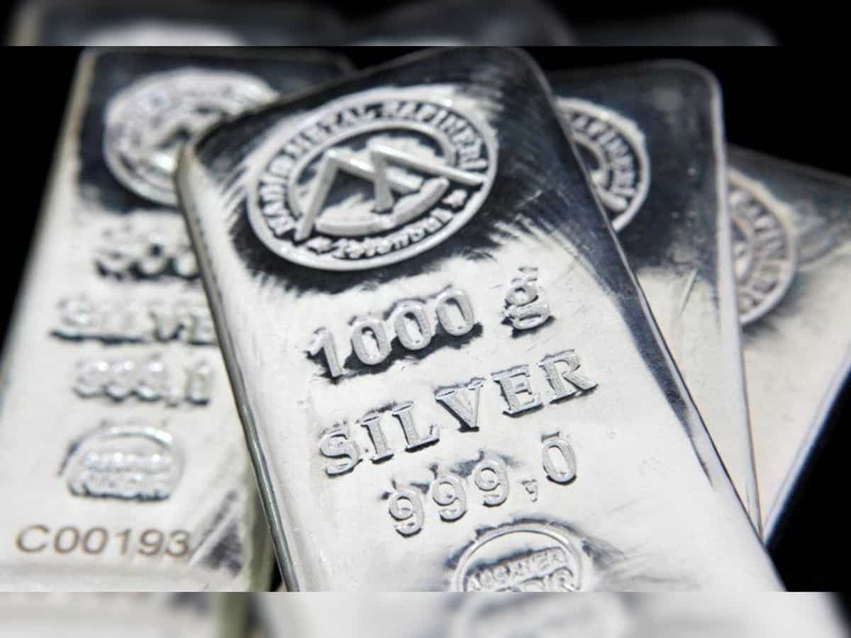 Silver futures rise on spot demand