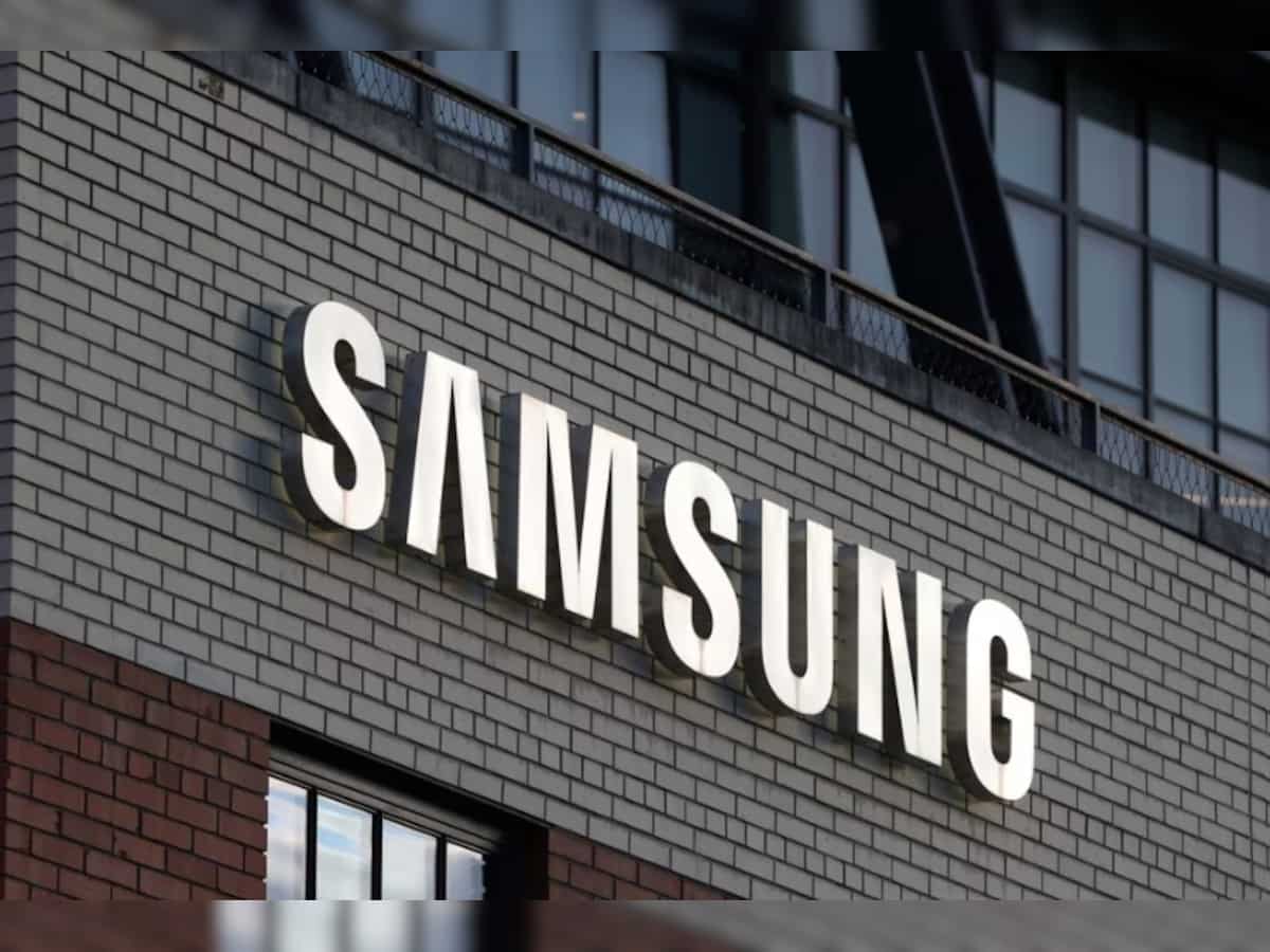 Samsung to extend production cuts after $7 billion chip loss in H1