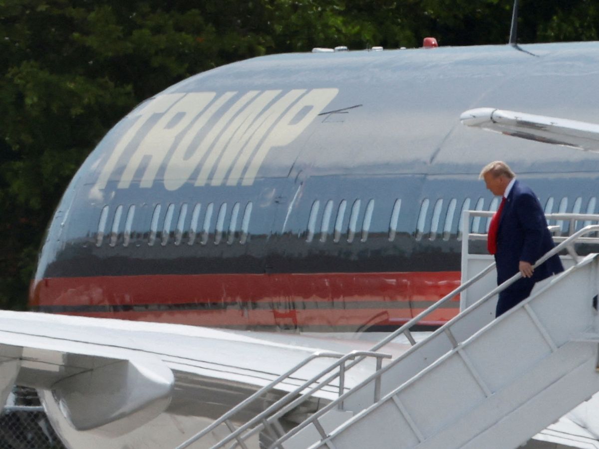 Trump accused of asking staffer to delete camera footage in Florida classified