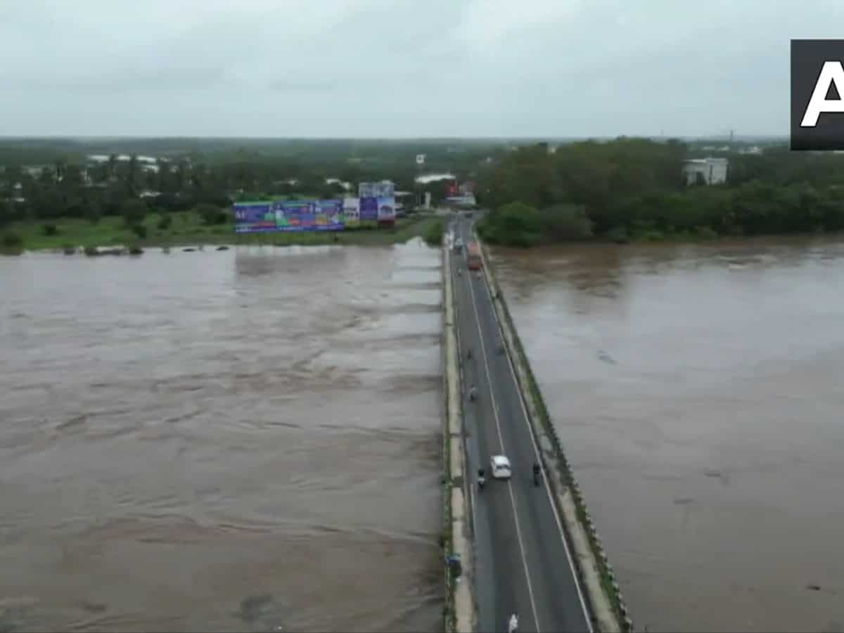 Heavy rain in Gujarat causes waterlogging; Mahuva taluka in Surat gets 302 mm in 30 hours