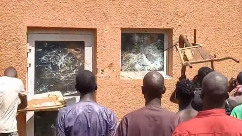 French embassy in Niger attacked as protesters wave Russian flags in march through capital French embassy in Niger attacked as protesters wave Russian flags in march through capital
