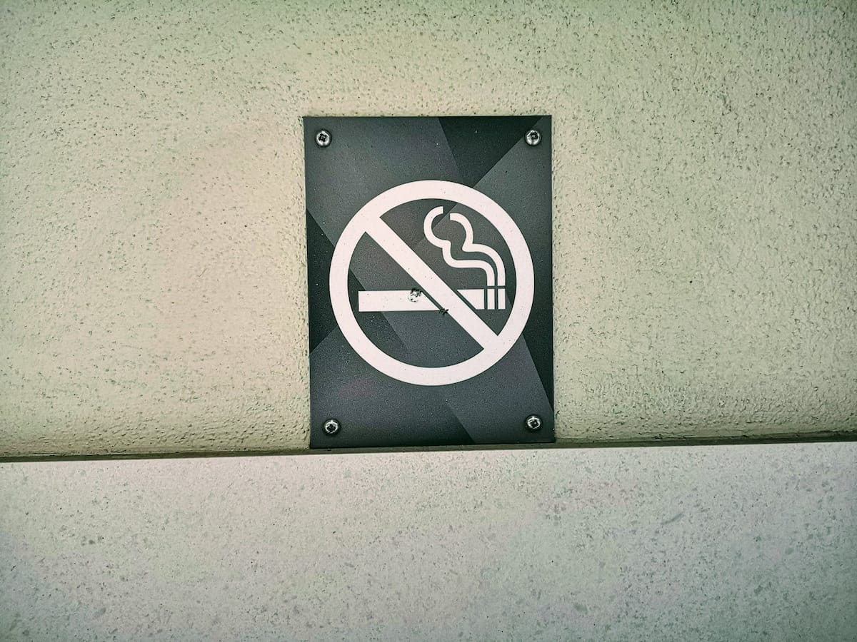 40% countries now have completely smoke-free indoor public places: WHO report