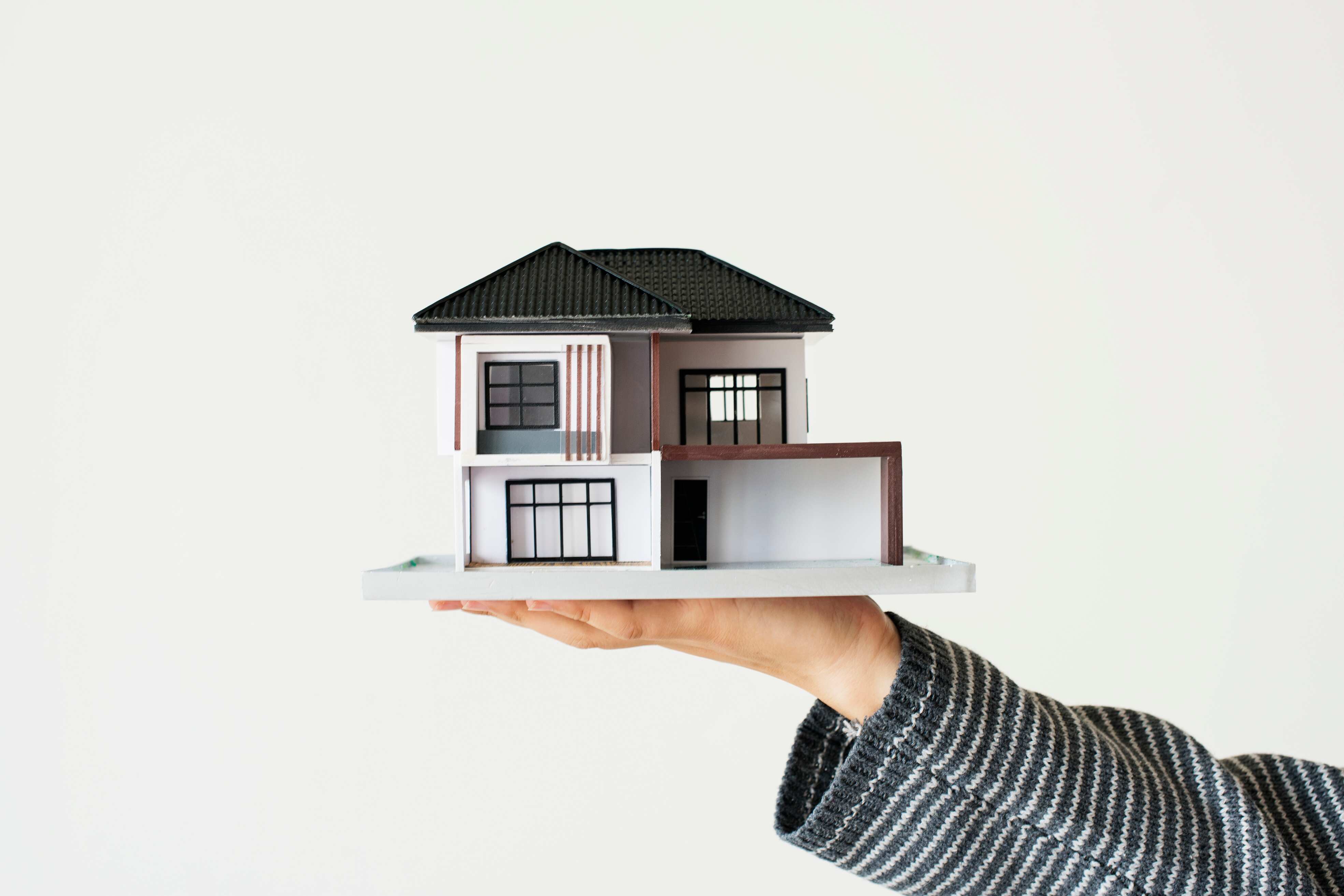 Affordable housing sale shrinks to 20% in H1 2023, EMIs jump over 20%: Report