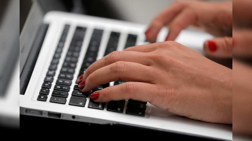 India mandates licensing for laptop, tablet imports in blow to Apple, Dell