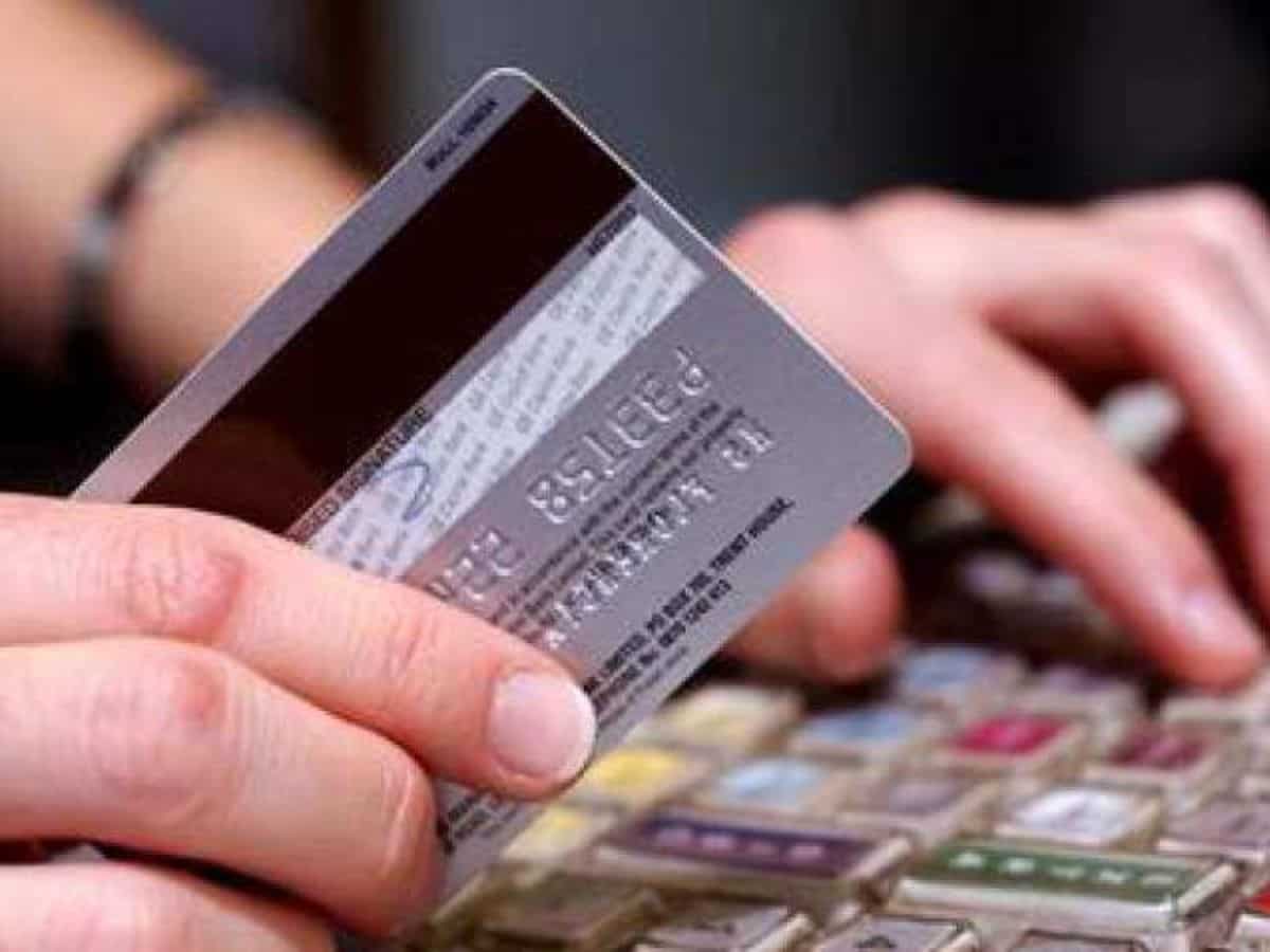 Credit Card Use: These mistakes can spoil your CIBIL score badly | Zee  Business