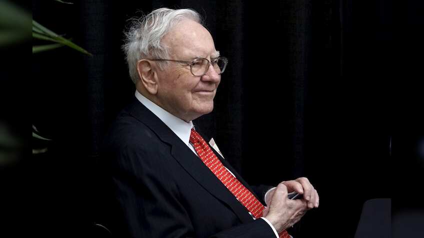 Berkshire posts record operating profit, rising rates boost Buffett's ...