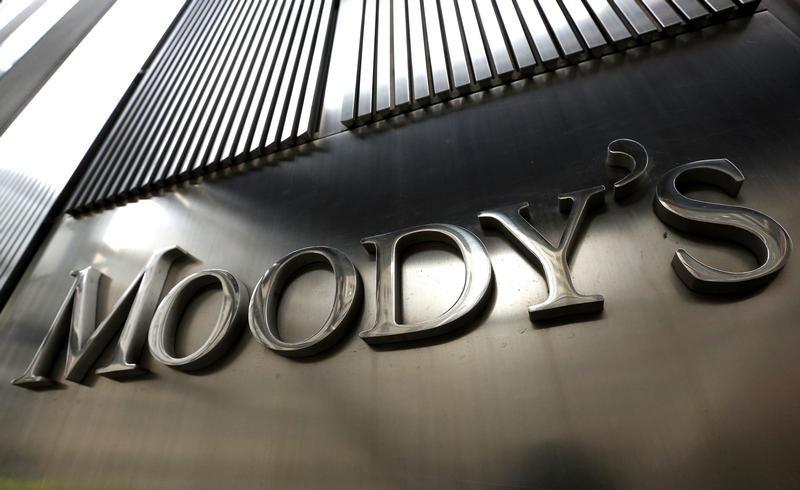 Moody's downgrades US banks, warns of possible cuts to others