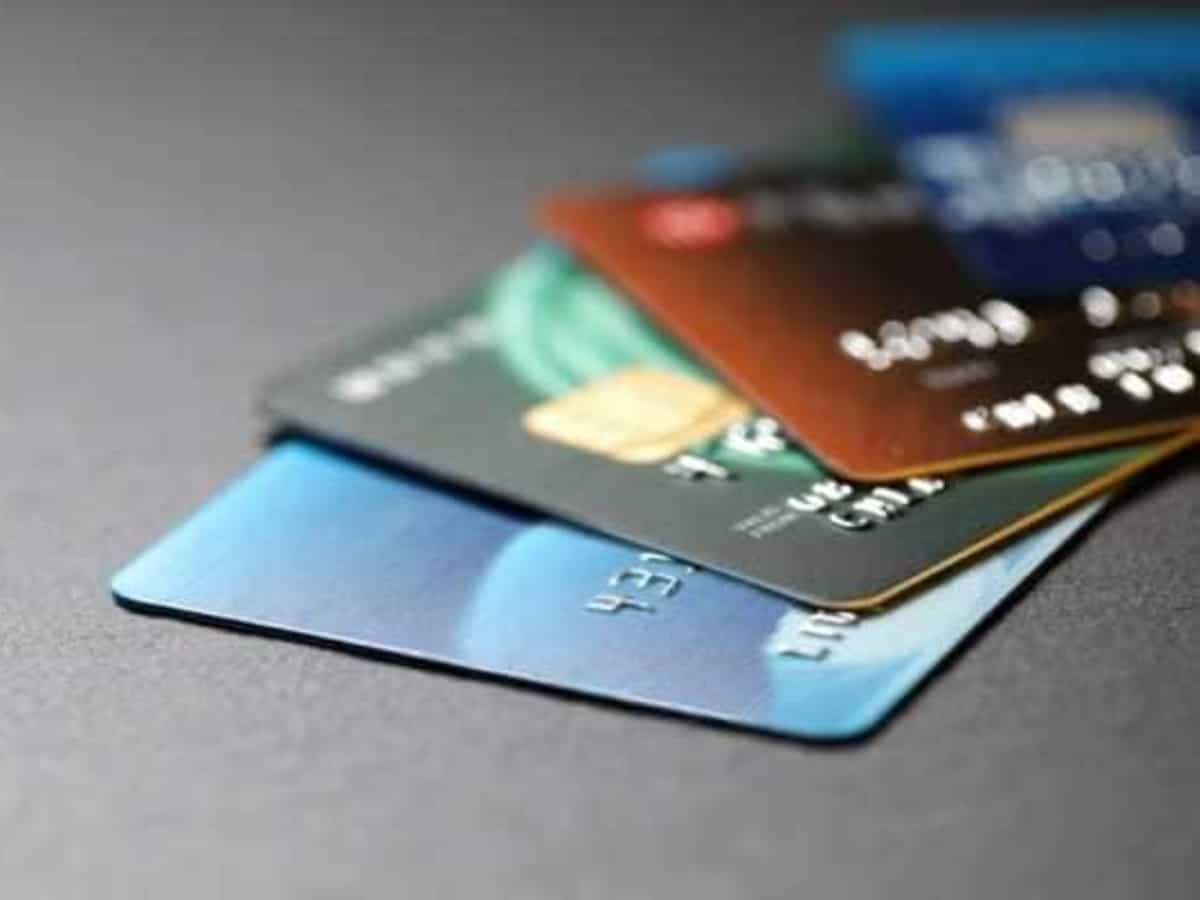 Tips to improve your credit card utilisation ratio and lower expenses