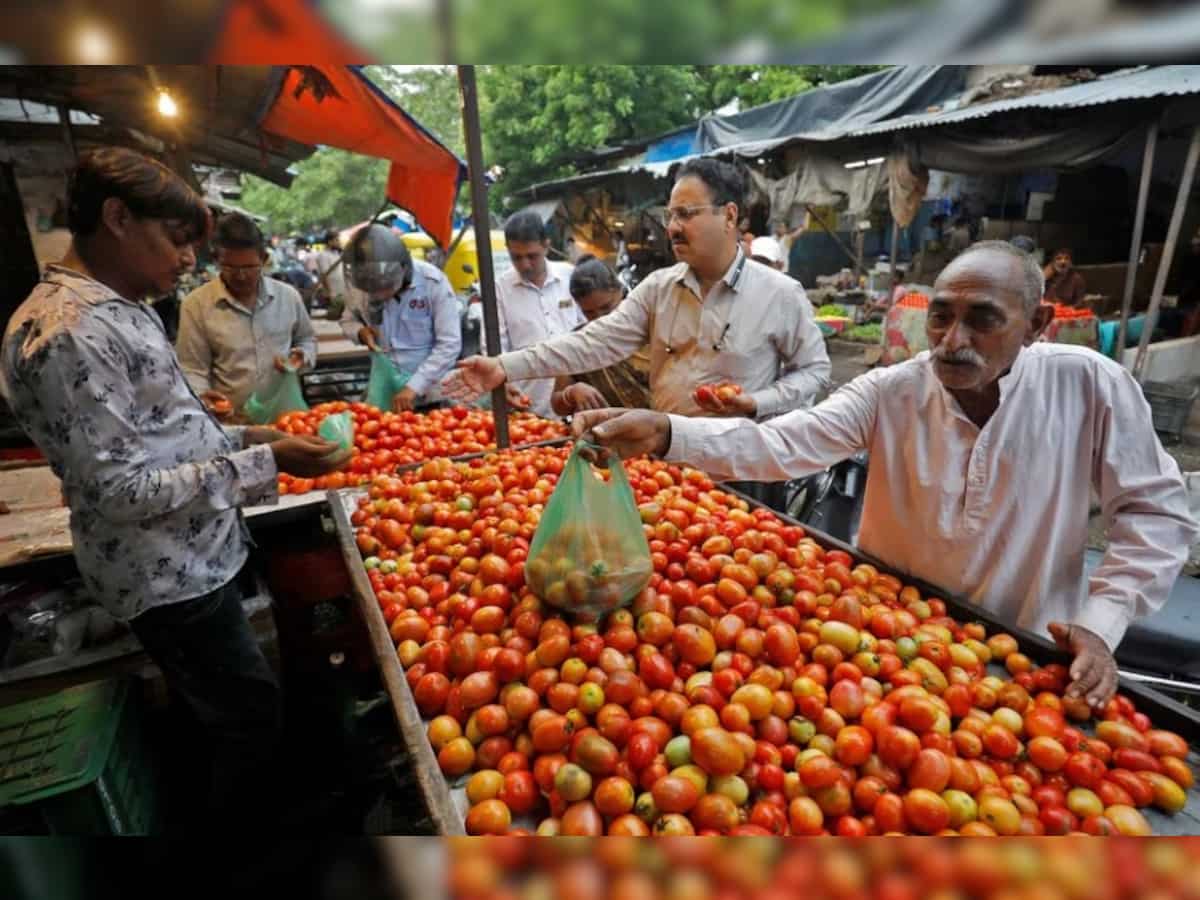 Tomato to be sold at Rs 50 per kg by NCCF, NAFED 