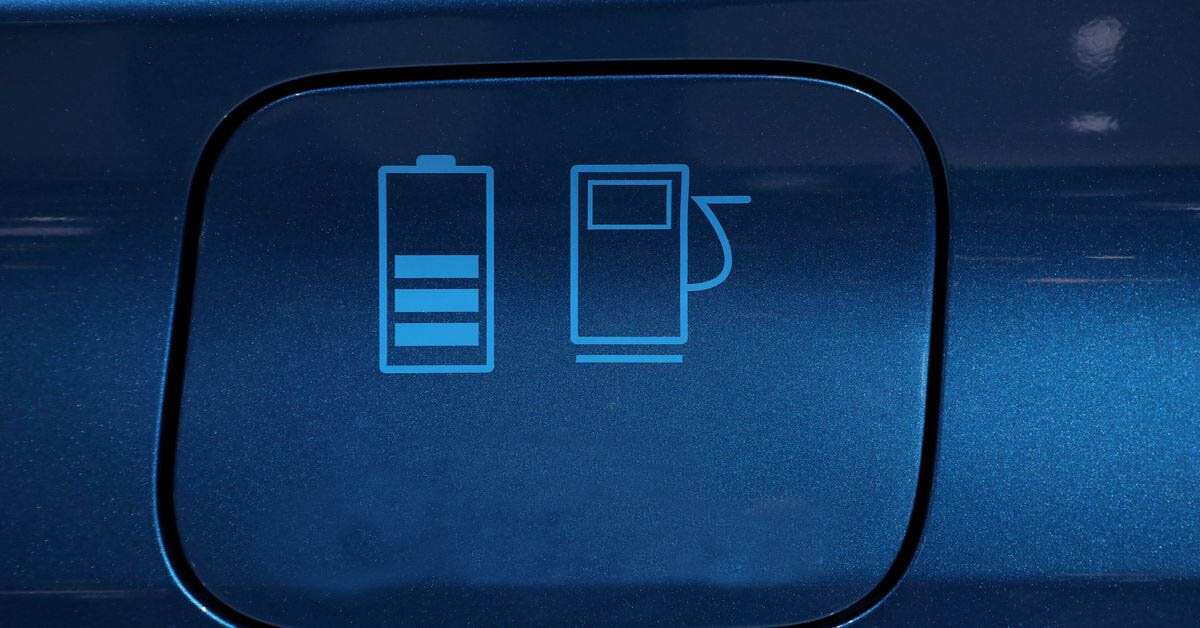 India sees over 120% growth in EVs, hybrid vehicles surge 400%