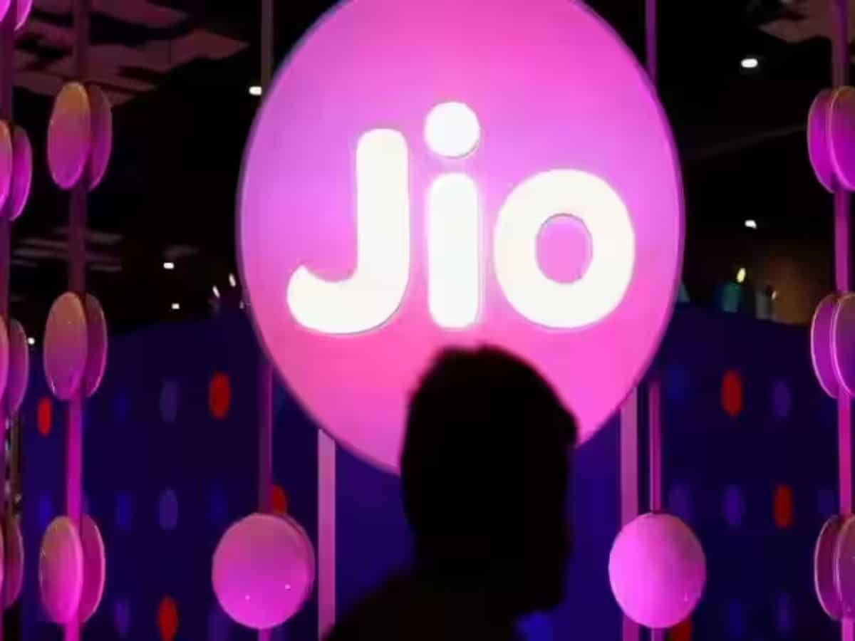 Jio Financial Services shares continue to slide; stock hits 5% lower circuit again