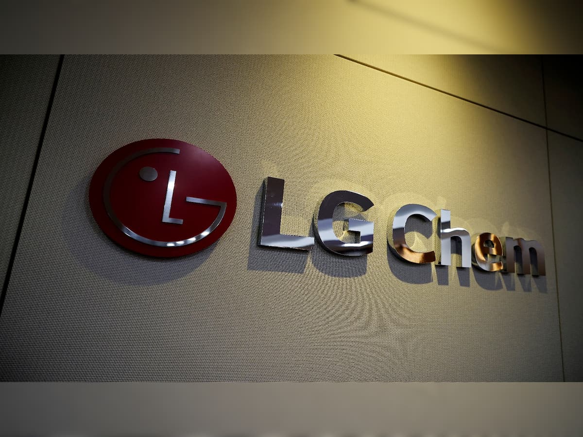 LG Chem seeks to sell IT film business to improve competitiveness