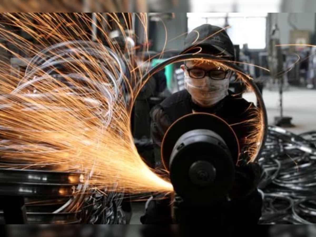 China's industrial profits extend slump into seventh month