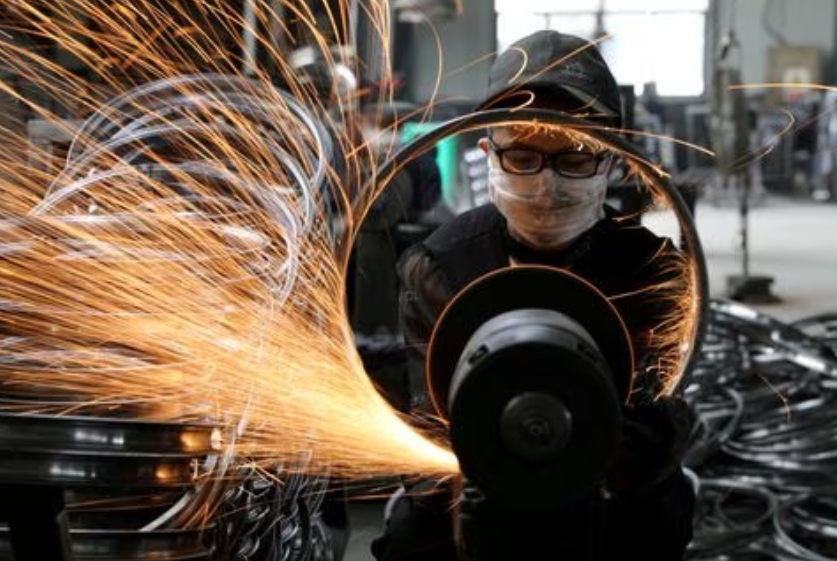 China's industrial profits extend slump into seventh month