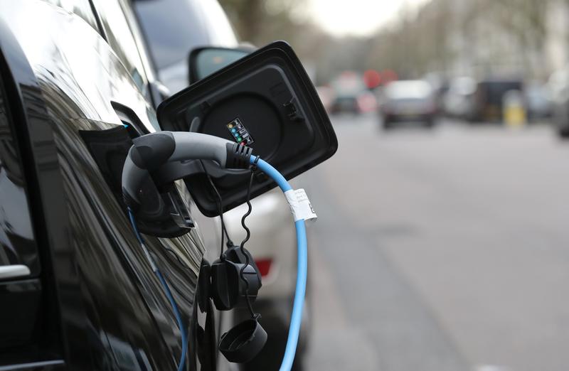 Global EV sales grow 50%, China market faces slowdown