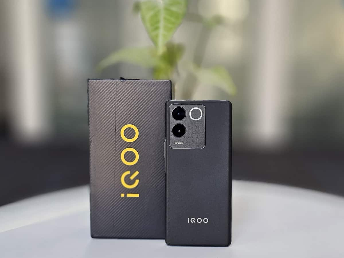 iQOO Z7 Pro with 3D curved display,  64MP aura light OIS camera launched at starting price of Rs 21,999 