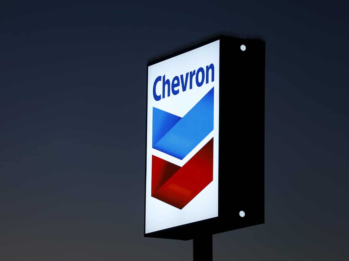 Chevron begins mediation talks to avert Australia LNG strike