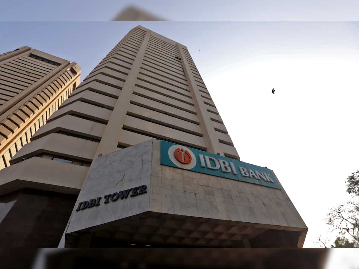 IDBI Bank up by 8% as divestment picks up