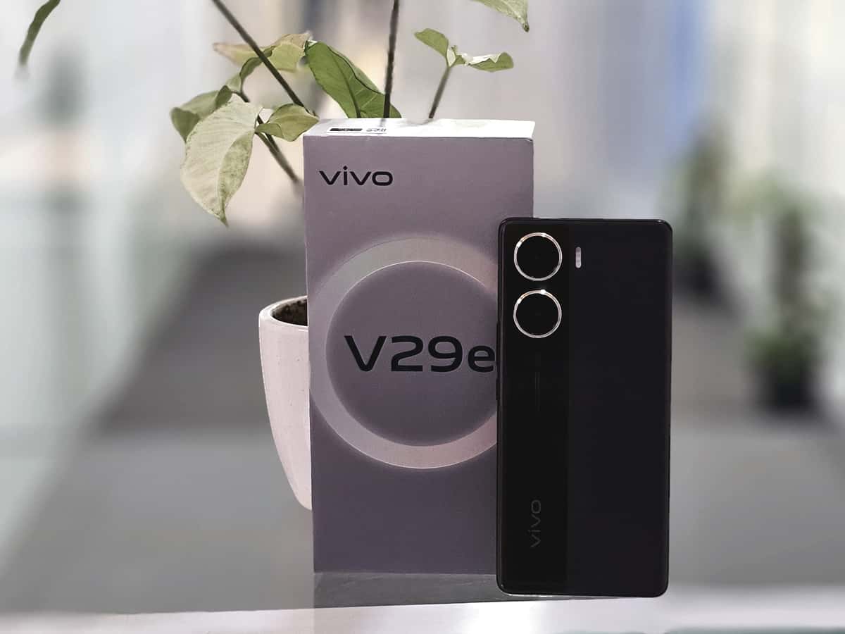 Vivo V29e Review: Stylish smartphone for the selfie-conscious 