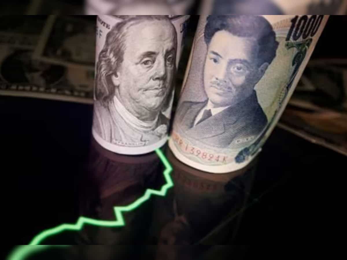 Yen jumps on Ueda's remarks, dollar tentative ahead of US inflation print