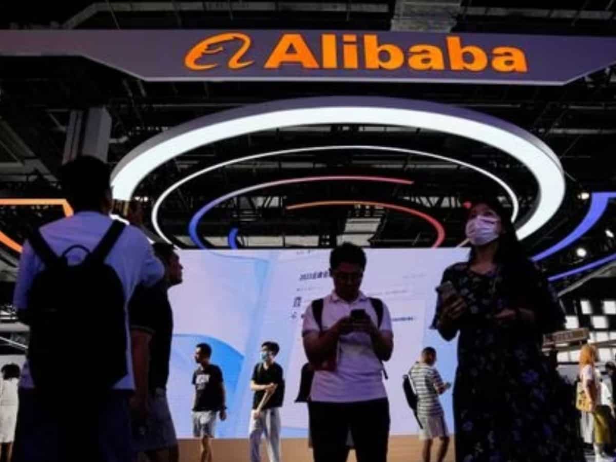 Alibaba shares slide 4% after former CEO quits cloud unit