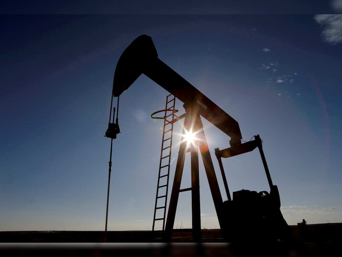 Oil hits $95 per barrel amid supply worries