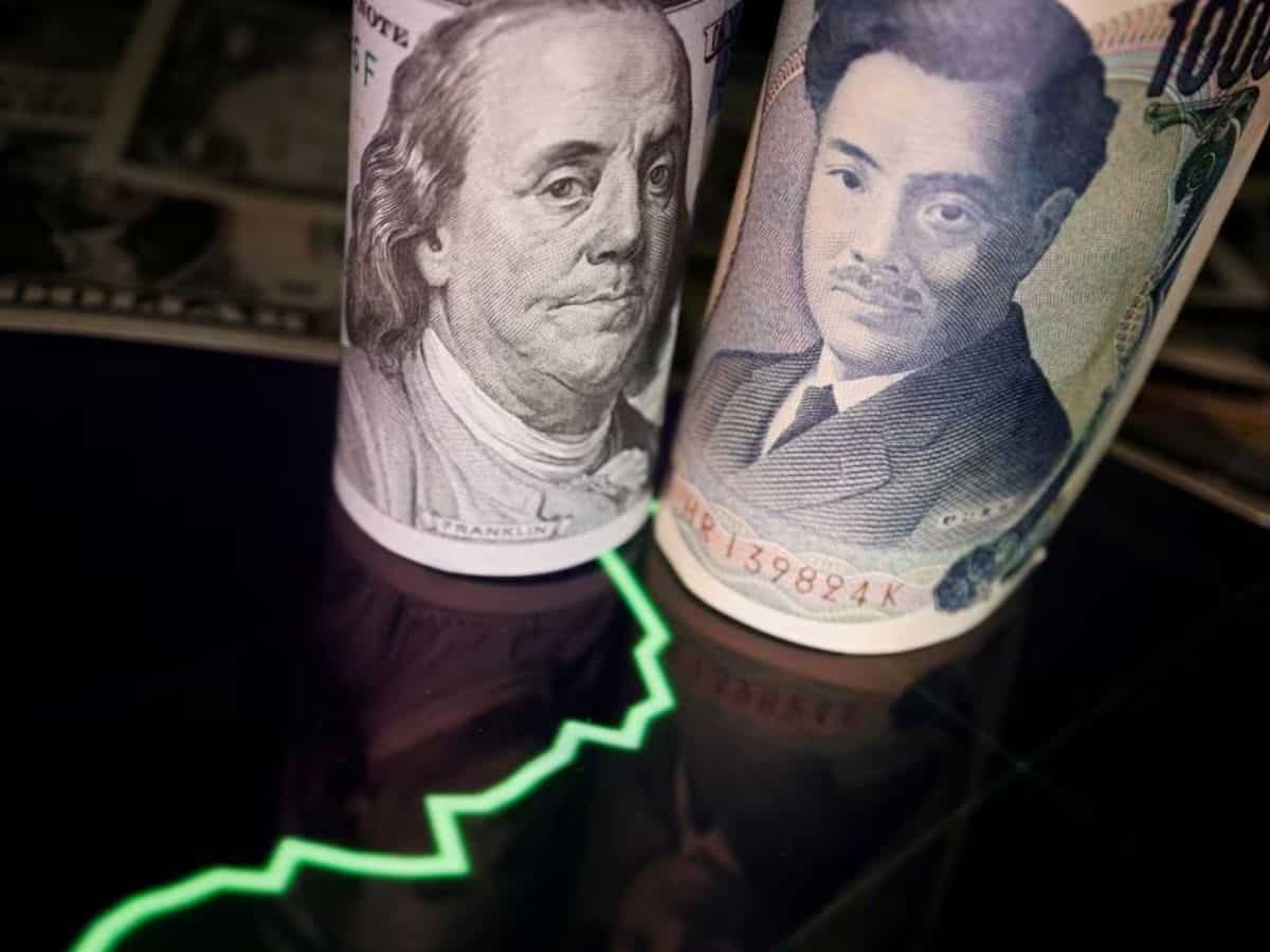 Yen worries increase as dollar strengthens after Fed | Zee Business