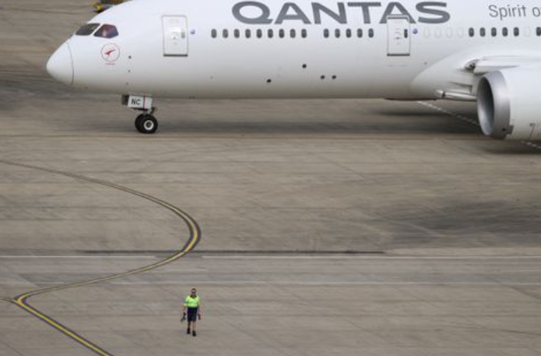 Qantas warns rising fuel costs may hit fares