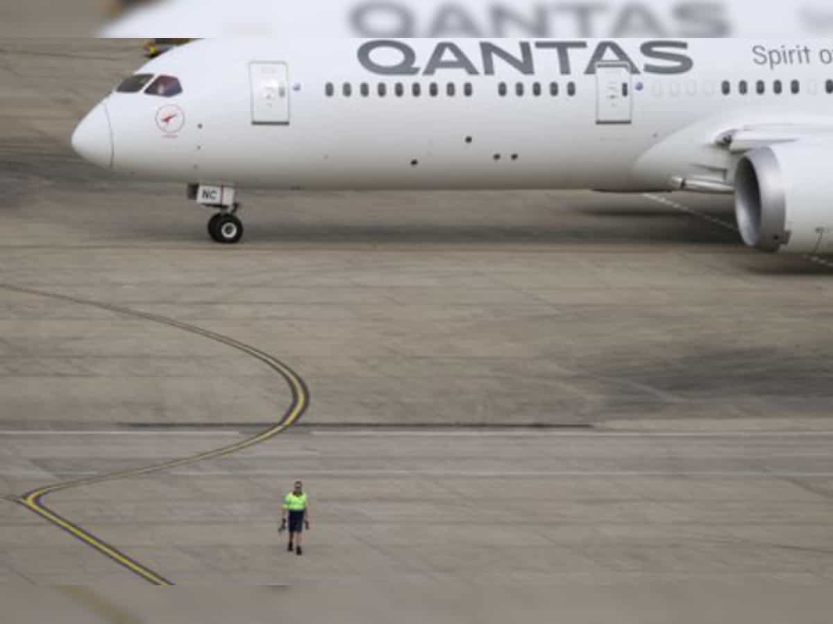 Qantas warns rising fuel costs may hit fares