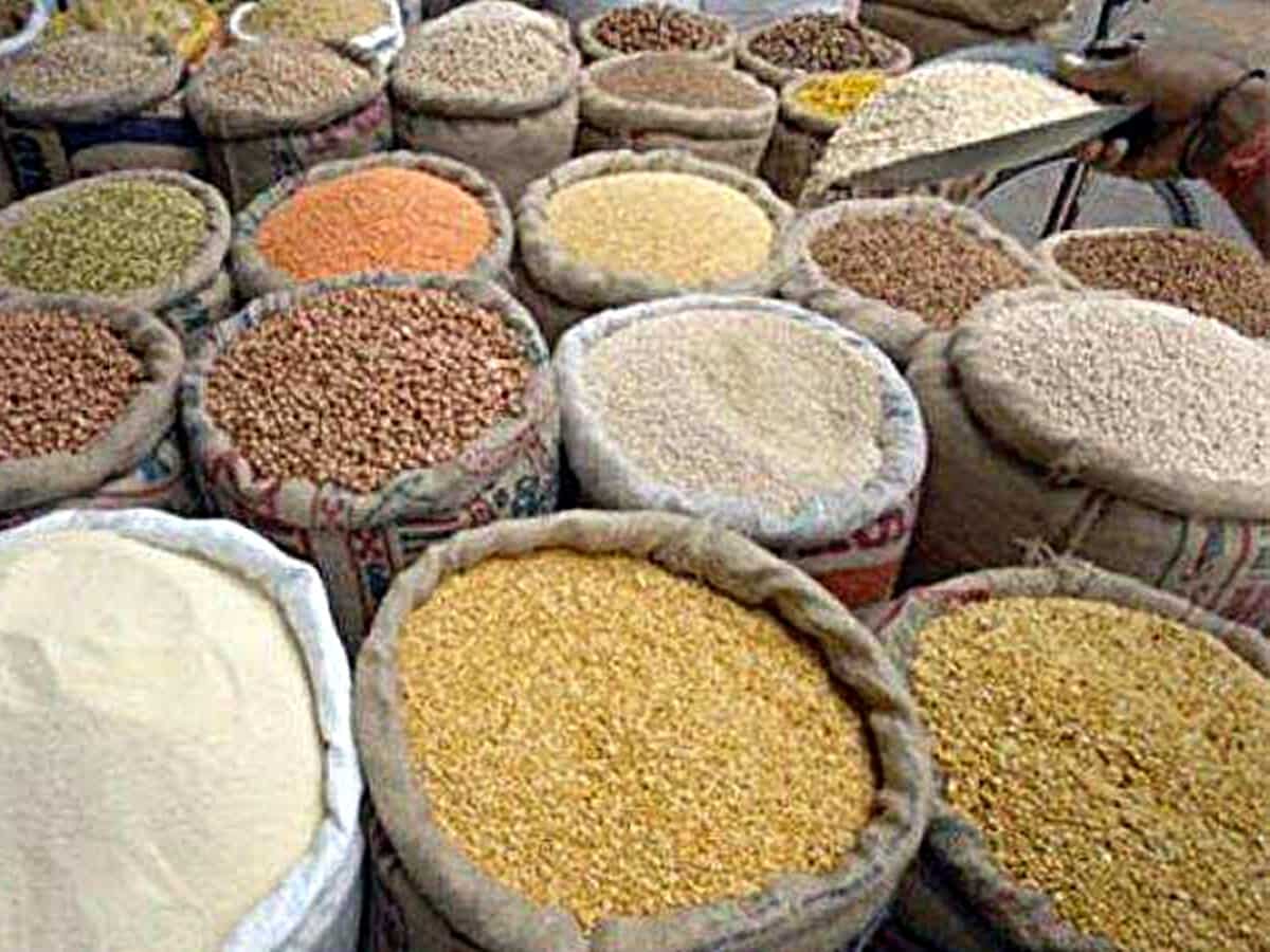 Centre extends deadline for stock limits of tur, urad to December 31; limit for wholesalers, big chain retailers reduced to 50 MT