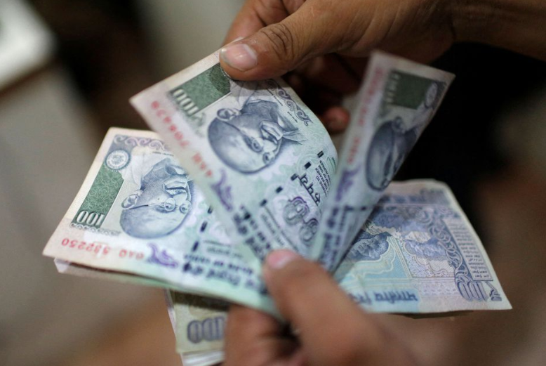 FIIs sold Rs 21,640 crore in cash market in September