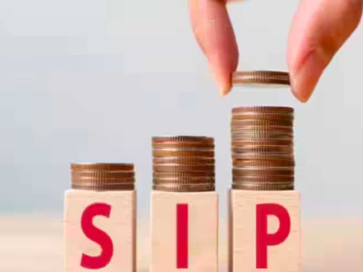 One-time investment vs SIP investment: Which is a better way to accumulate money?
