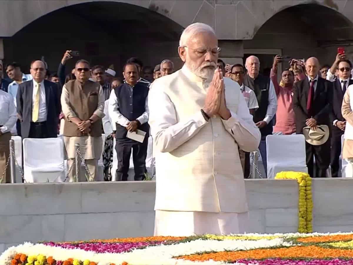 PM Narendra Modi pays tribute to Mahatma Gandhi at Rajghat 