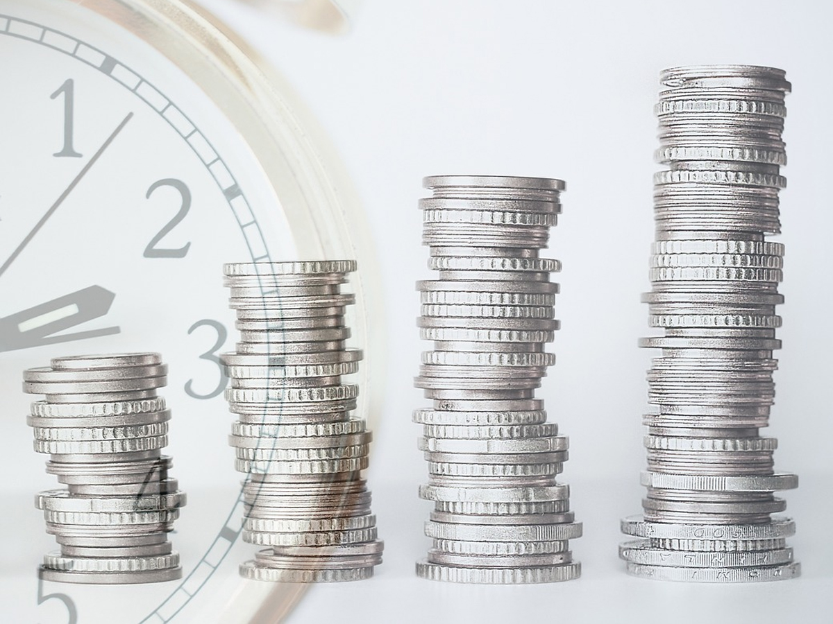 What are CAT III Alternative Investment Funds and what are the advantages for investors?