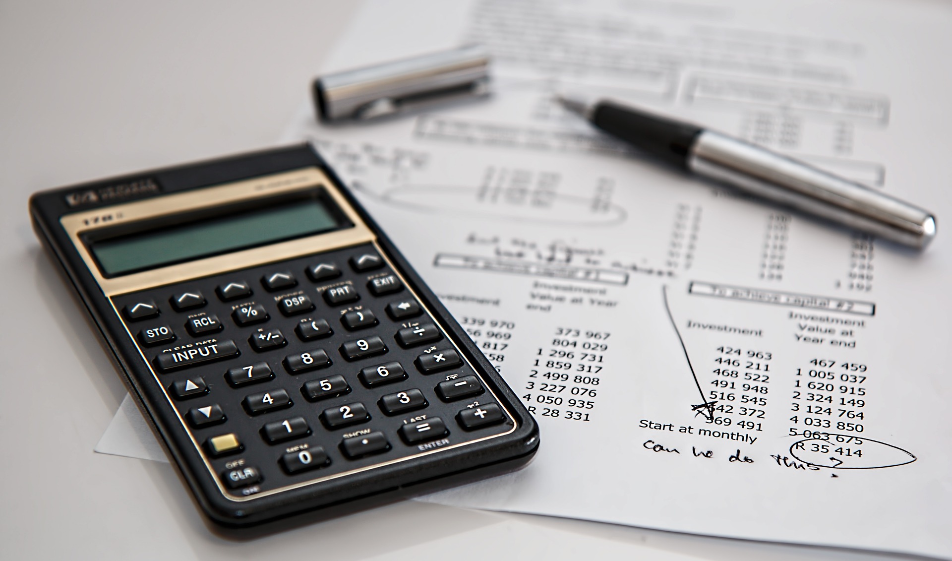 Traders' Diary: Buy, sell or hold strategy on