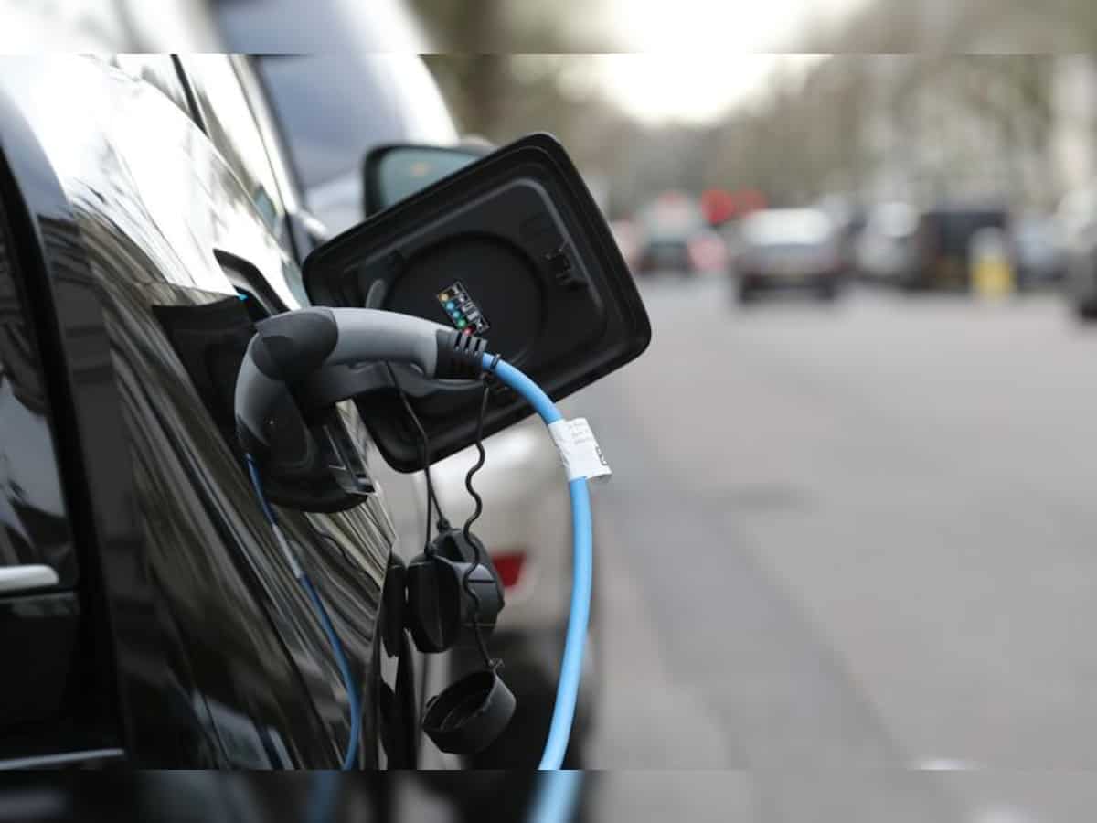 GST panel refuses to cut tax rate on batteries for EVs
